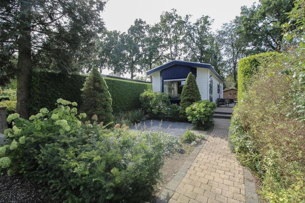 Chalet Voorzien Van Alle Gemakken In Een Bosrijke Omgeving フォールトハイゼン エクステリア 写真